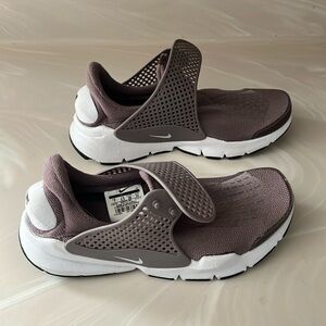 Nike women’s size 7, like new barely worn